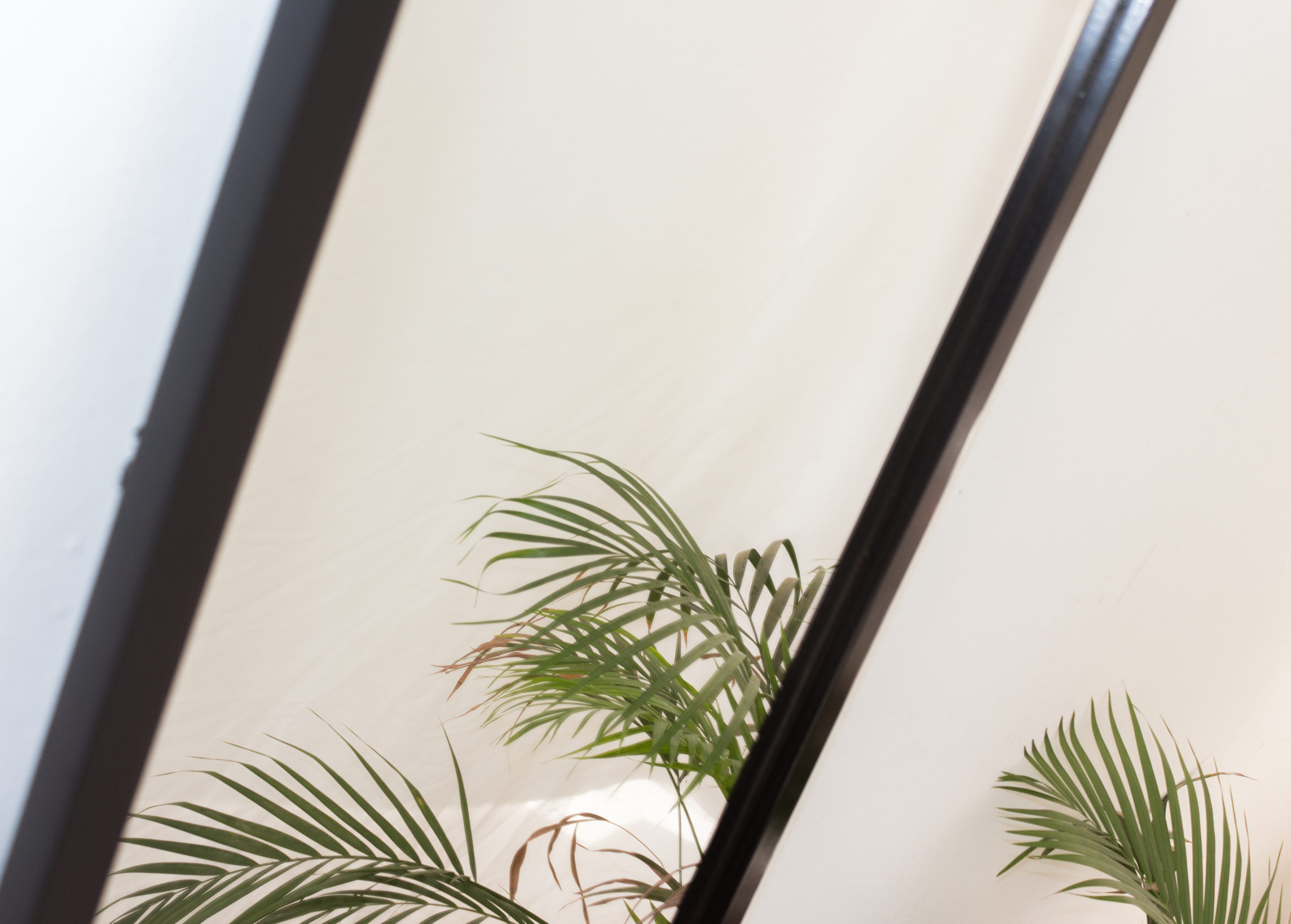 Leaning Mirror Retro - Image 3
