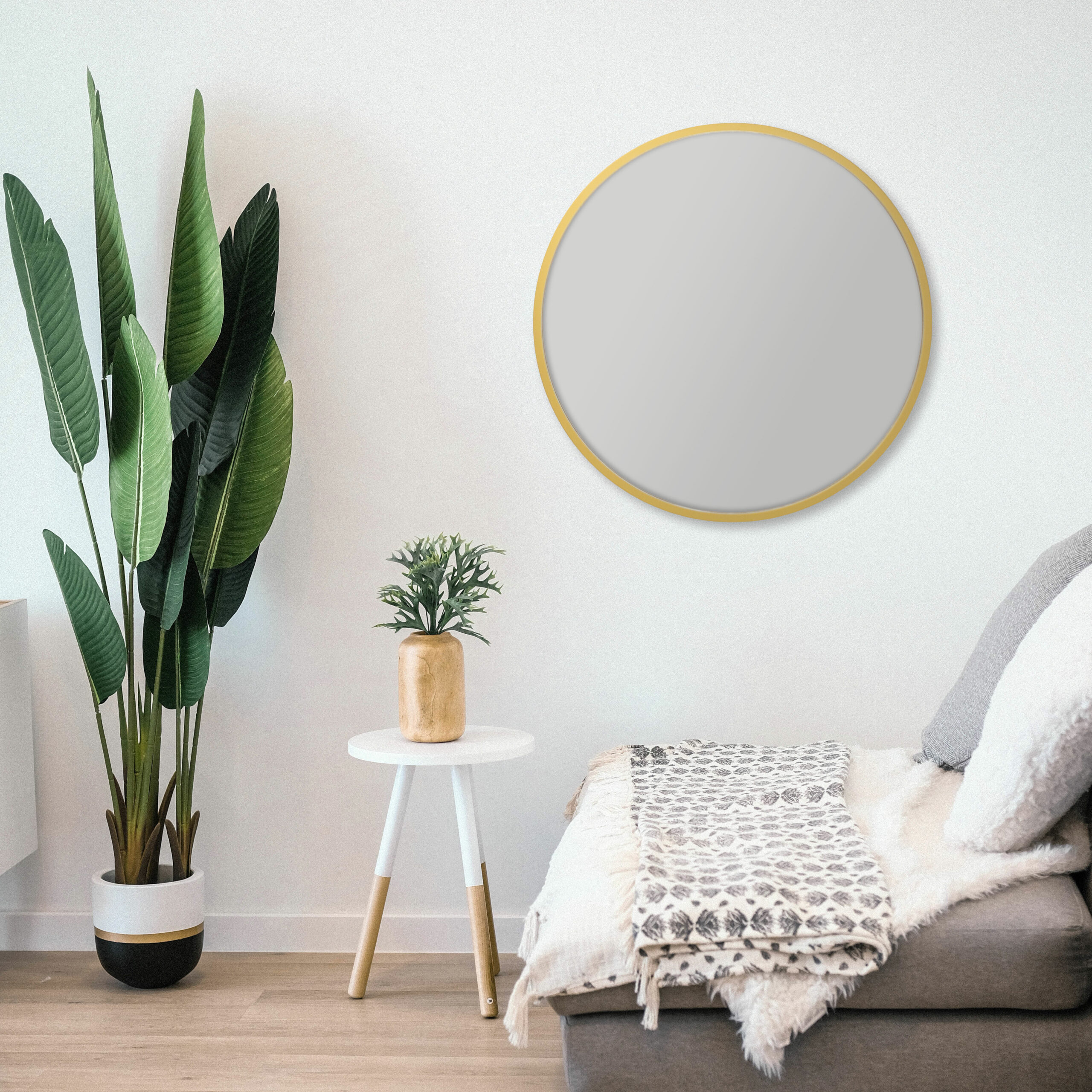Thin Round Mirror Gold - Image 3